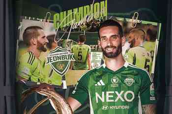 Poveiro João Gamboa é campeão pelo sul-coreano Jeonbuk